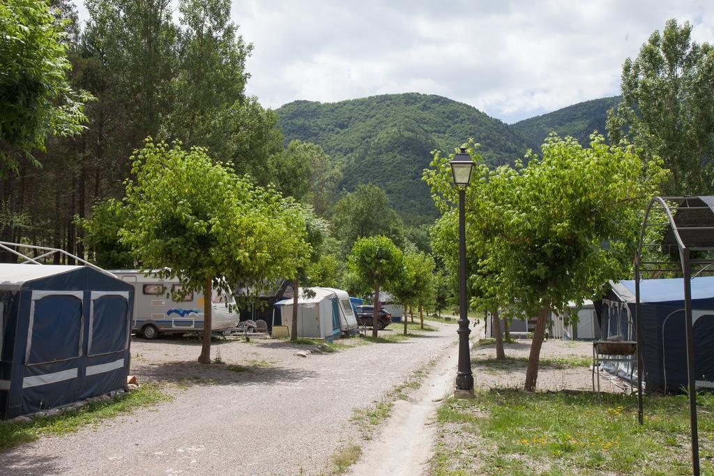 Camping L'Espelt La Pobla de Lillet Exterior foto