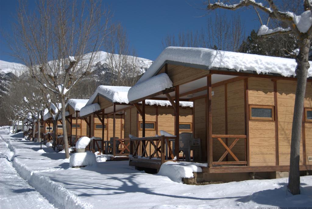 Camping L'Espelt La Pobla de Lillet Exterior foto
